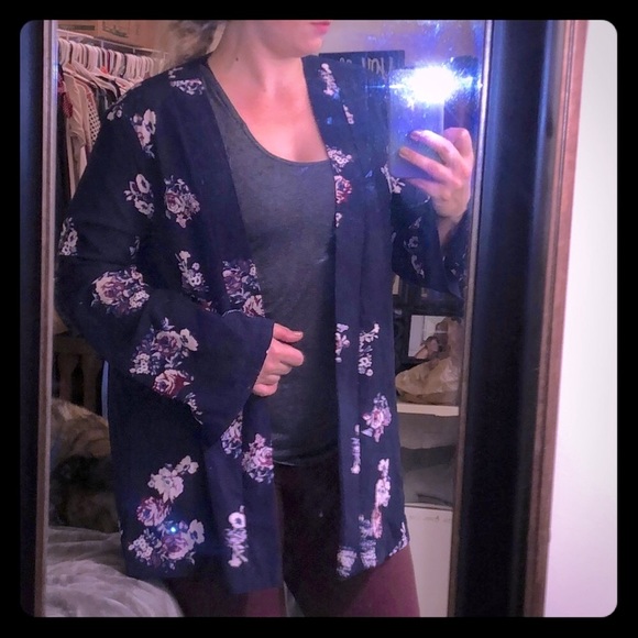 NWT, navy floral kimono style open longline cardigan sweater - Picture 2 of 6